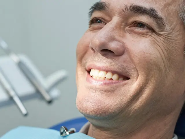 Jak dlouho vydrží zubní korunka? Faktory, které ovlivňují její životnost